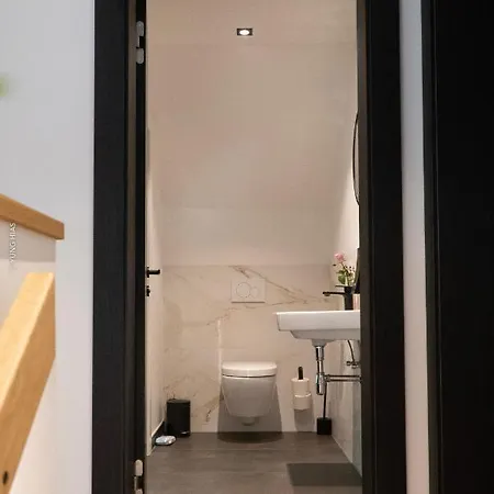 Schmelz Huette Mit Sauna Und Garten シャレー フラタッハ