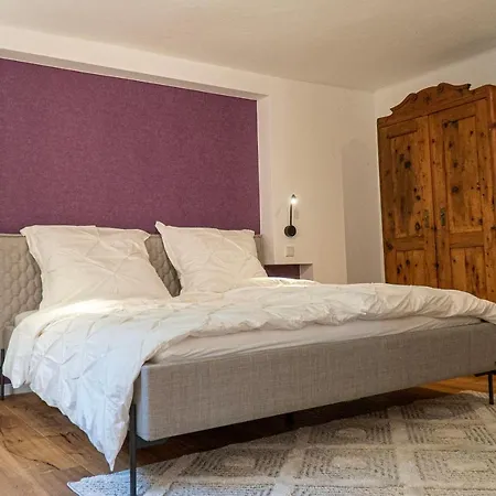 Schmelz Huette Mit Sauna Und Garten シャレー *