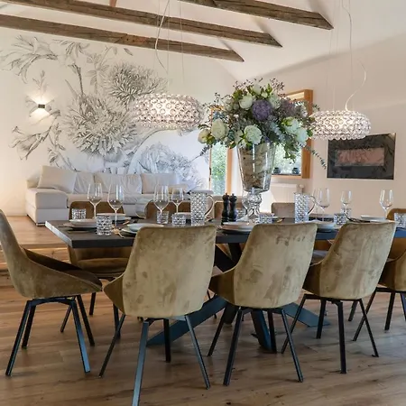 Schmelz Huette Mit Sauna Und Garten