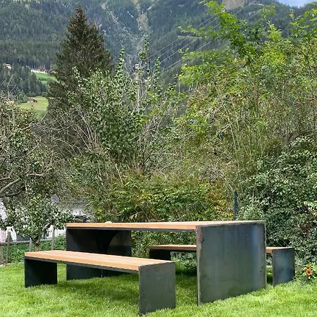 Schmelz Huette Mit Sauna Und Garten *