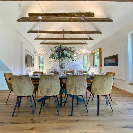 Schmelz Huette Mit Sauna Und Garten シャレー