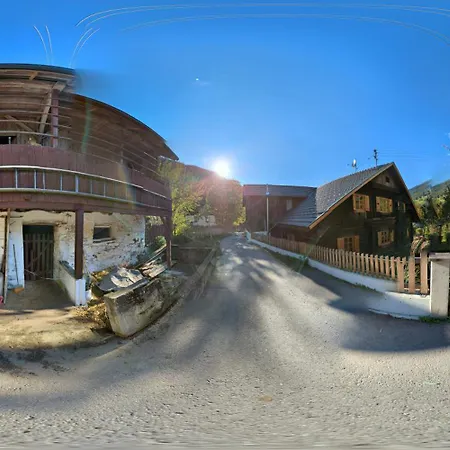 Schmelz Huette Mit Sauna Und Garten シャレー フラタッハ