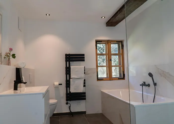 Schmelz Huette Mit Sauna Und Garten